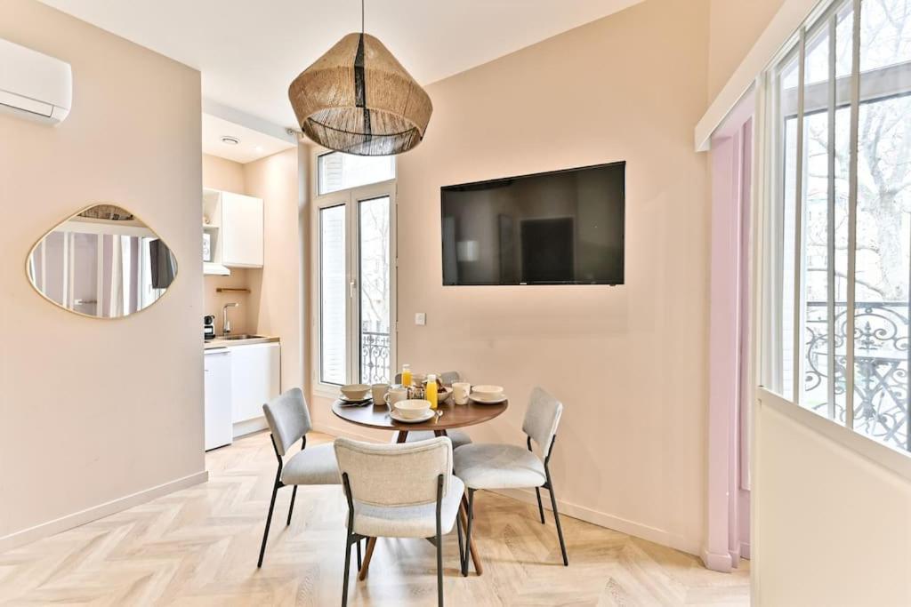 Appartement Proche Parc Monceau - III París Exterior foto